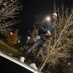 Meet your Posher, Malik